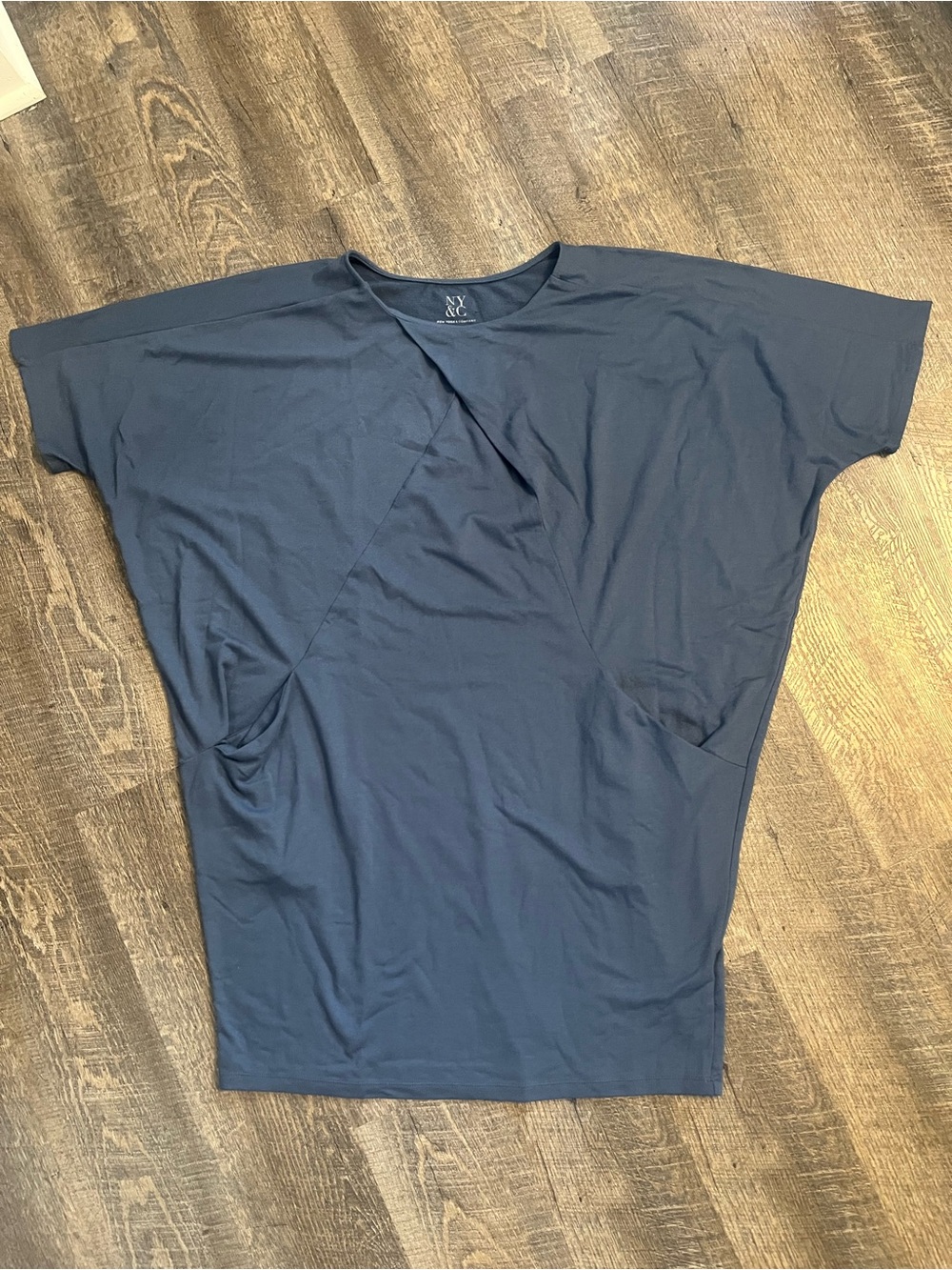 New York & Company Over size T-shirt Navy Short-Sleeve Draped Tee with Pockets